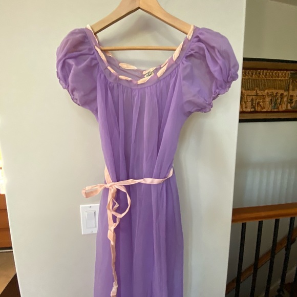 Vintage lingerie purple nightie with pink detail - Picture 6 of 6